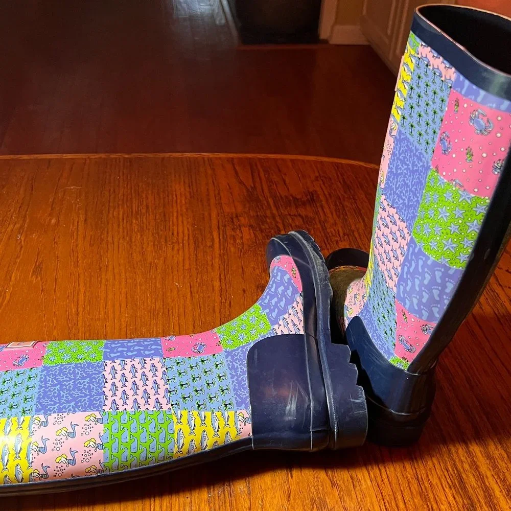 Vineyard vines rain boots size 7